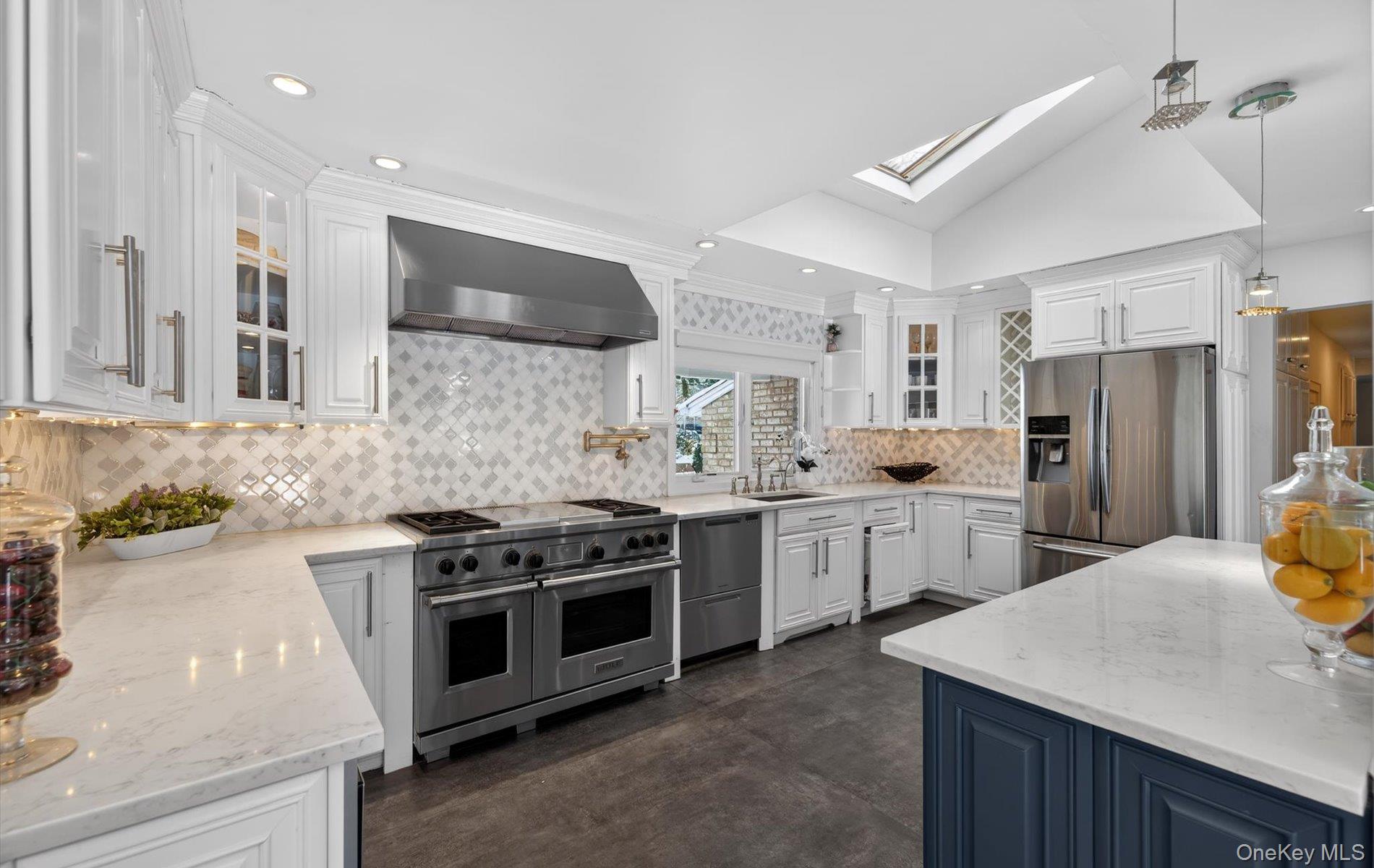 #14 photo, 11 Juneau Boulevard, Woodbury , NY 11797