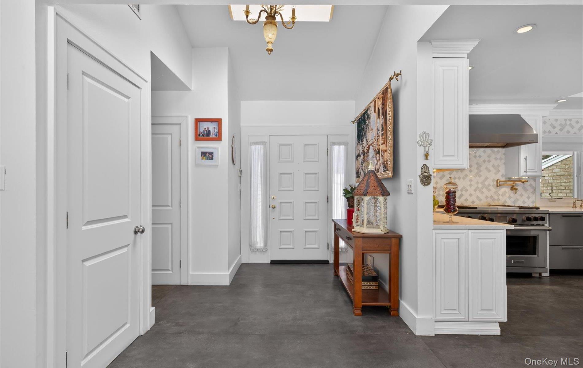 #4 photo, 11 Juneau Boulevard, Woodbury , NY 11797