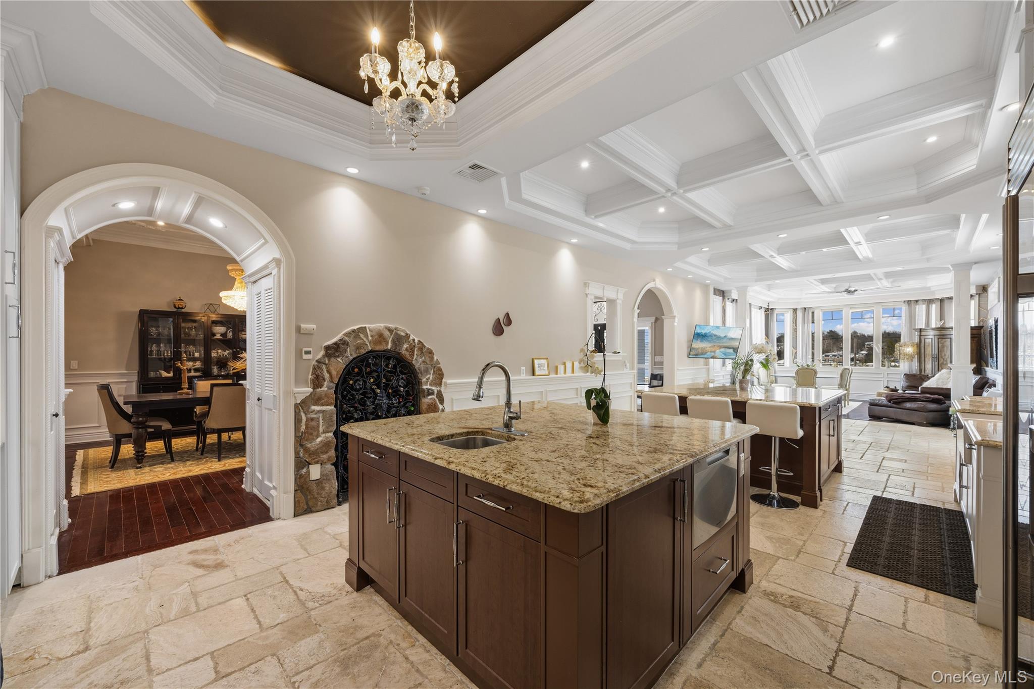 #12 photo, 333 E Shore Road, 롱 아일랜드 Kings Point , NY 11023