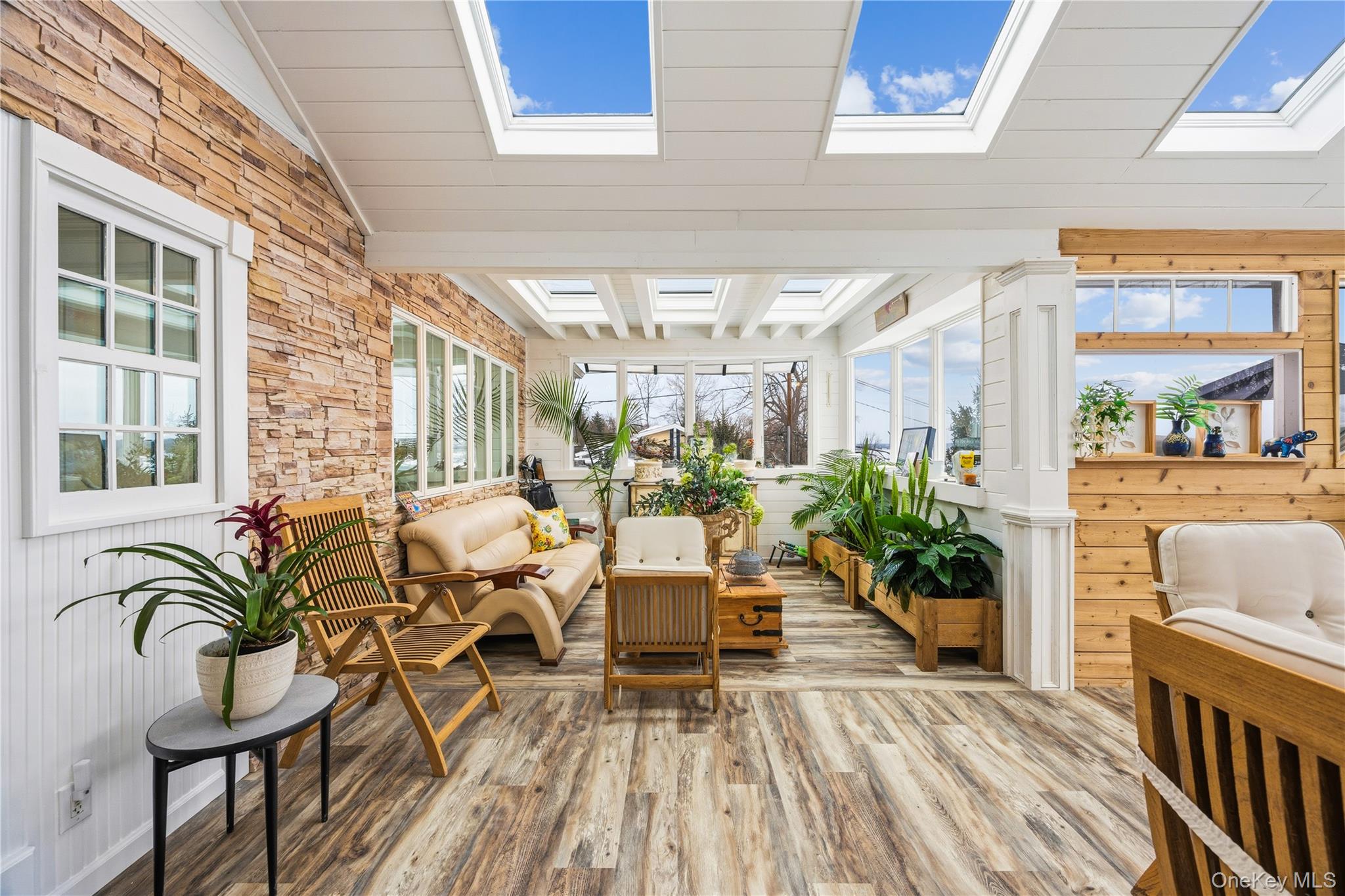 #19 photo, 333 E Shore Road, 롱 아일랜드 Kings Point , NY 11023