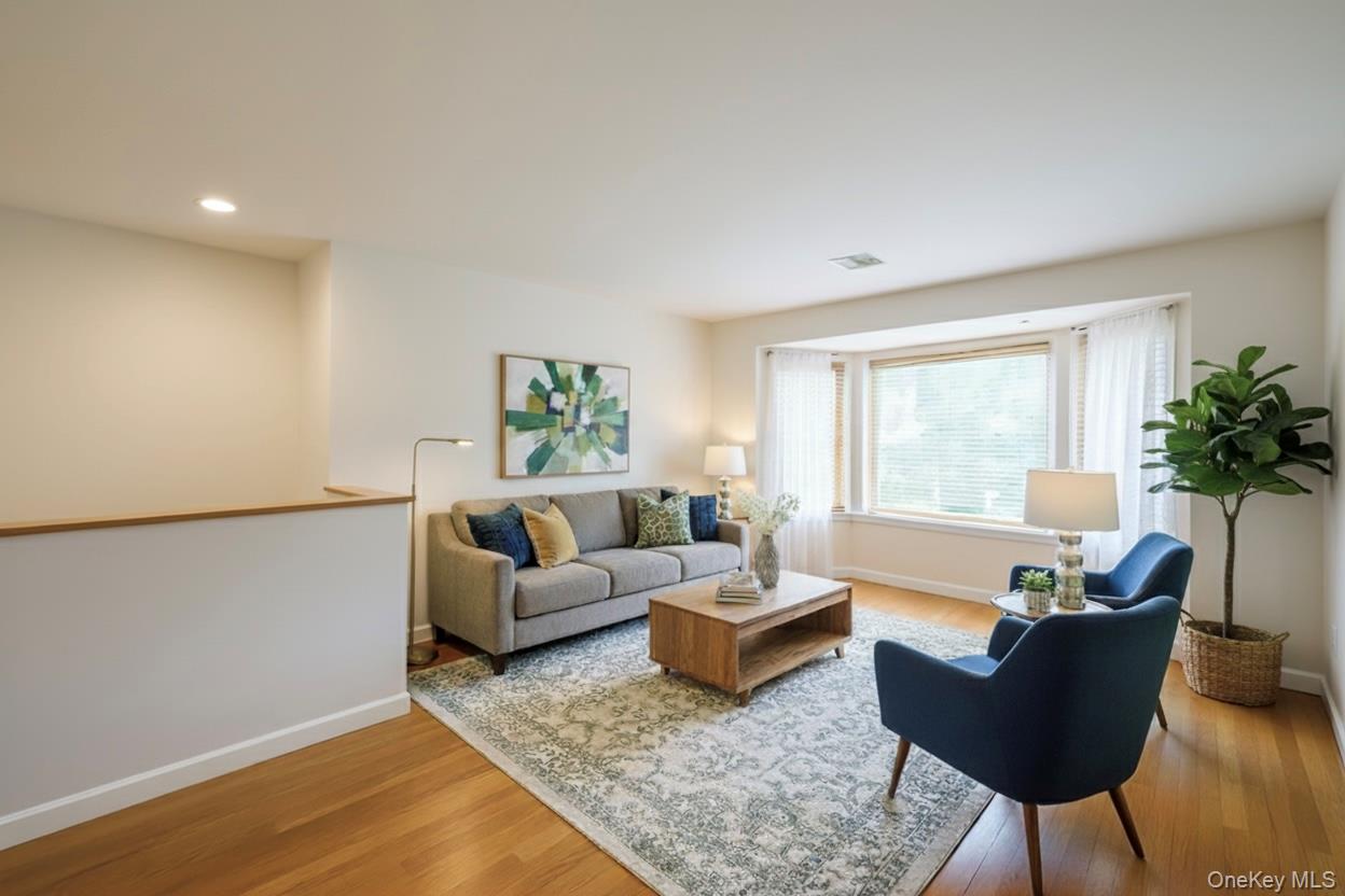 #5 photo, 54 Farmington Lane, Melville , NY 11747