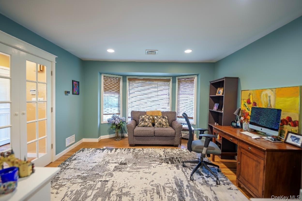 #7 photo, 54 Farmington Lane, Melville , NY 11747