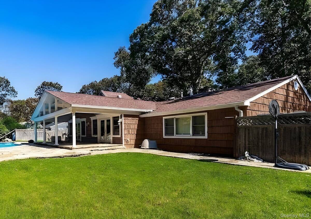 #1 photo, 22 Redwood Drive, Great River , NY 11739