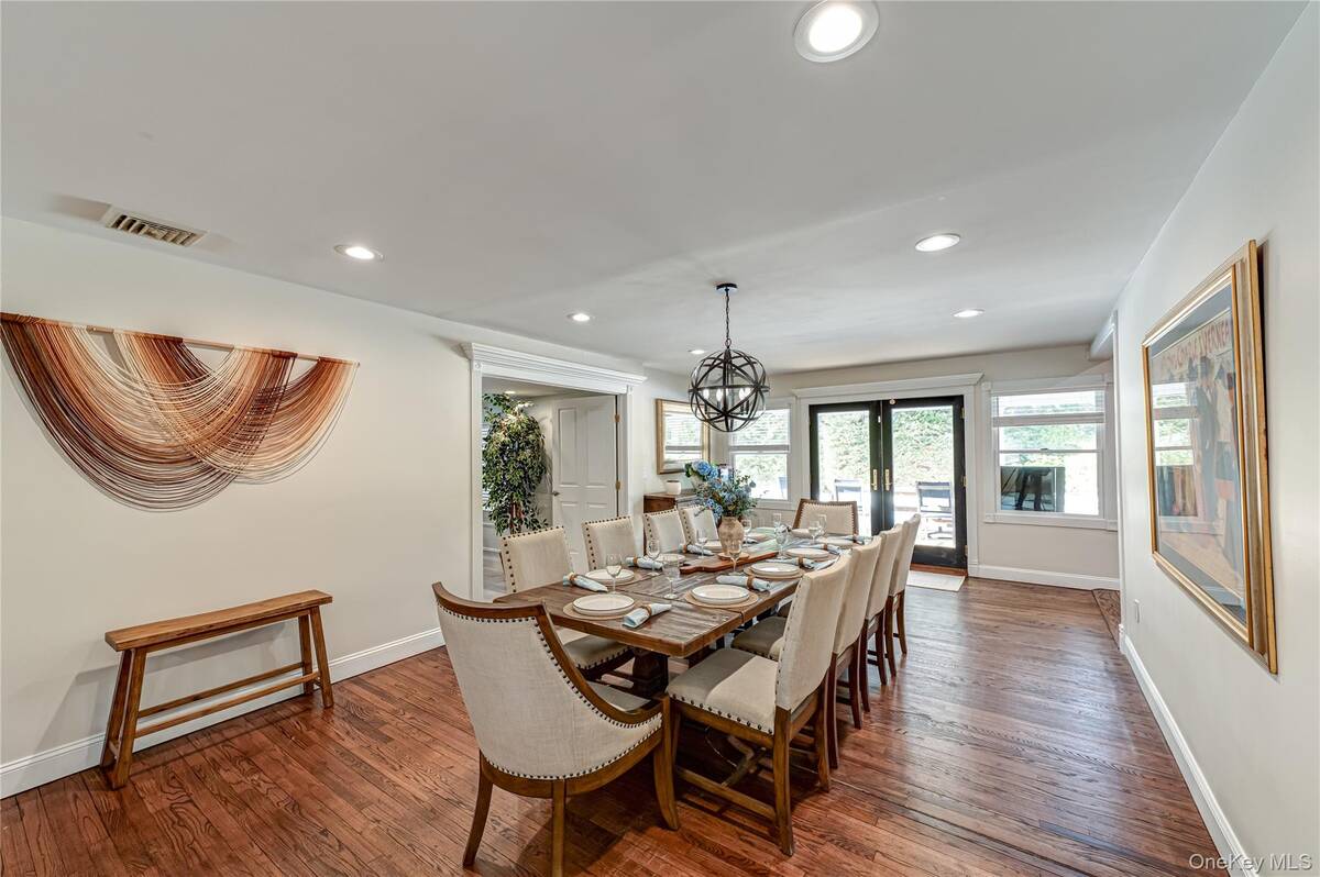 #11 photo, 22 Redwood Drive, Great River , NY 11739