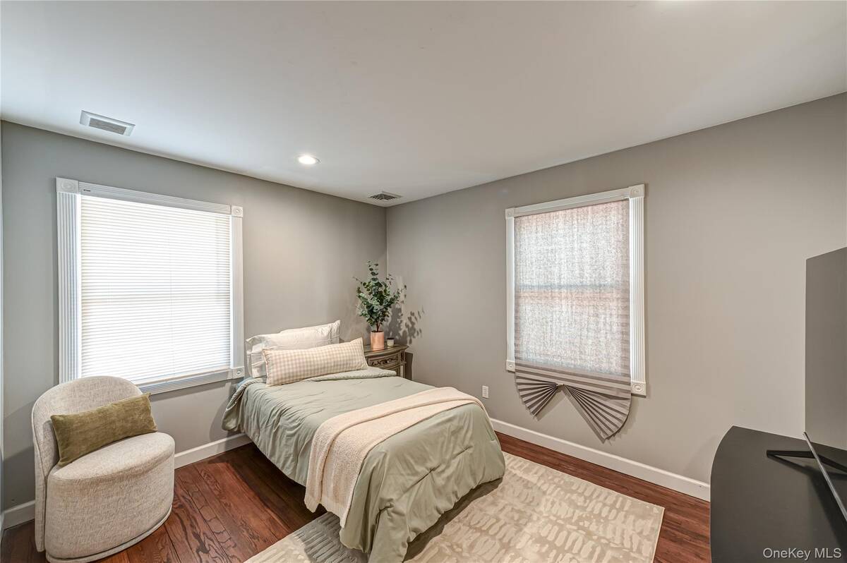 #24 photo, 22 Redwood Drive, Great River , NY 11739