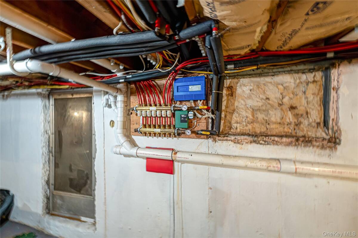 #35 photo, 22 Redwood Drive, Great River , NY 11739