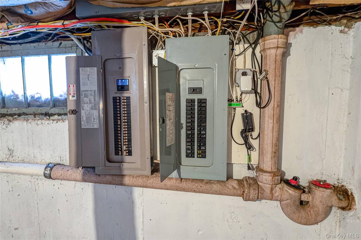 #37 photo, 22 Redwood Drive, Great River , NY 11739