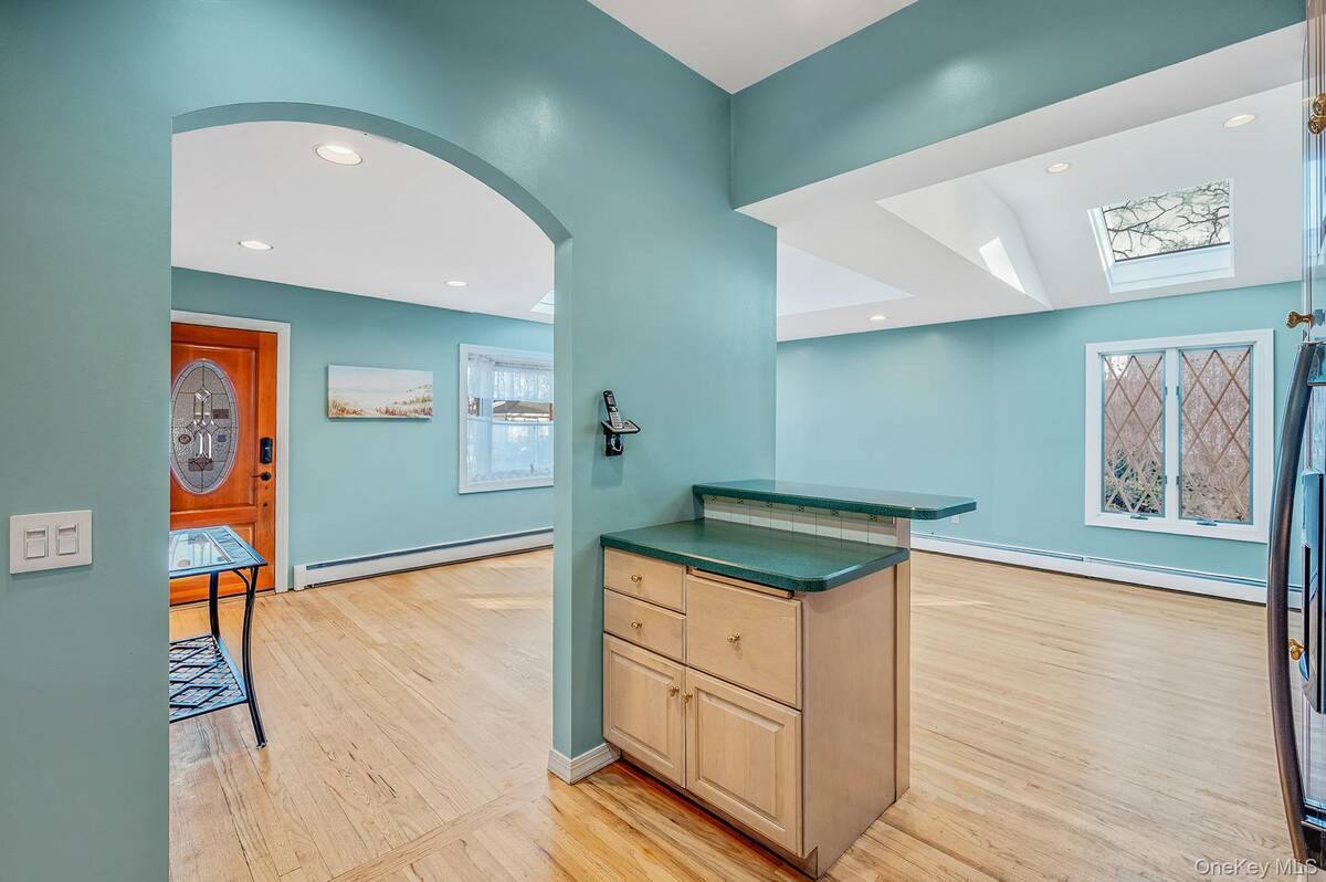 #12 photo, 1616 Madison Avenue, West Islip , NY 11795