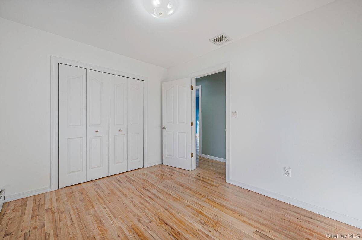 #15 photo, 1616 Madison Avenue, West Islip , NY 11795