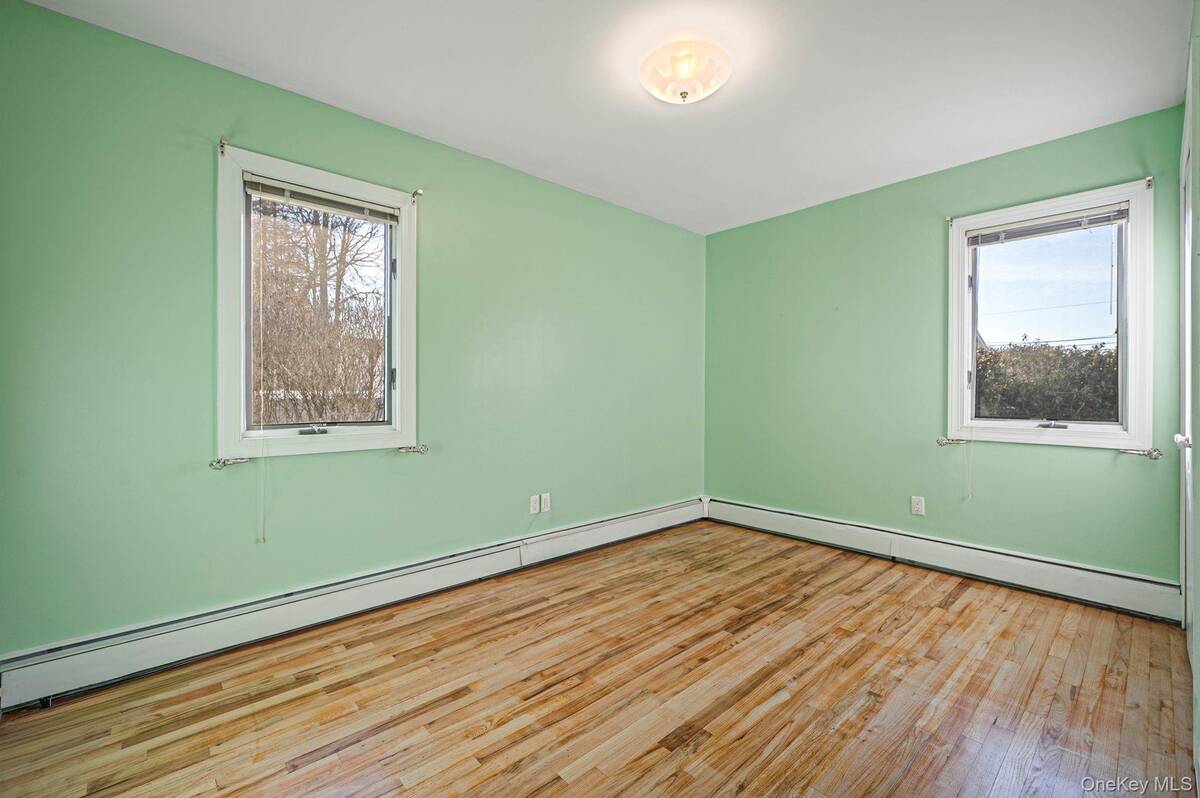 #16 photo, 1616 Madison Avenue, West Islip , NY 11795