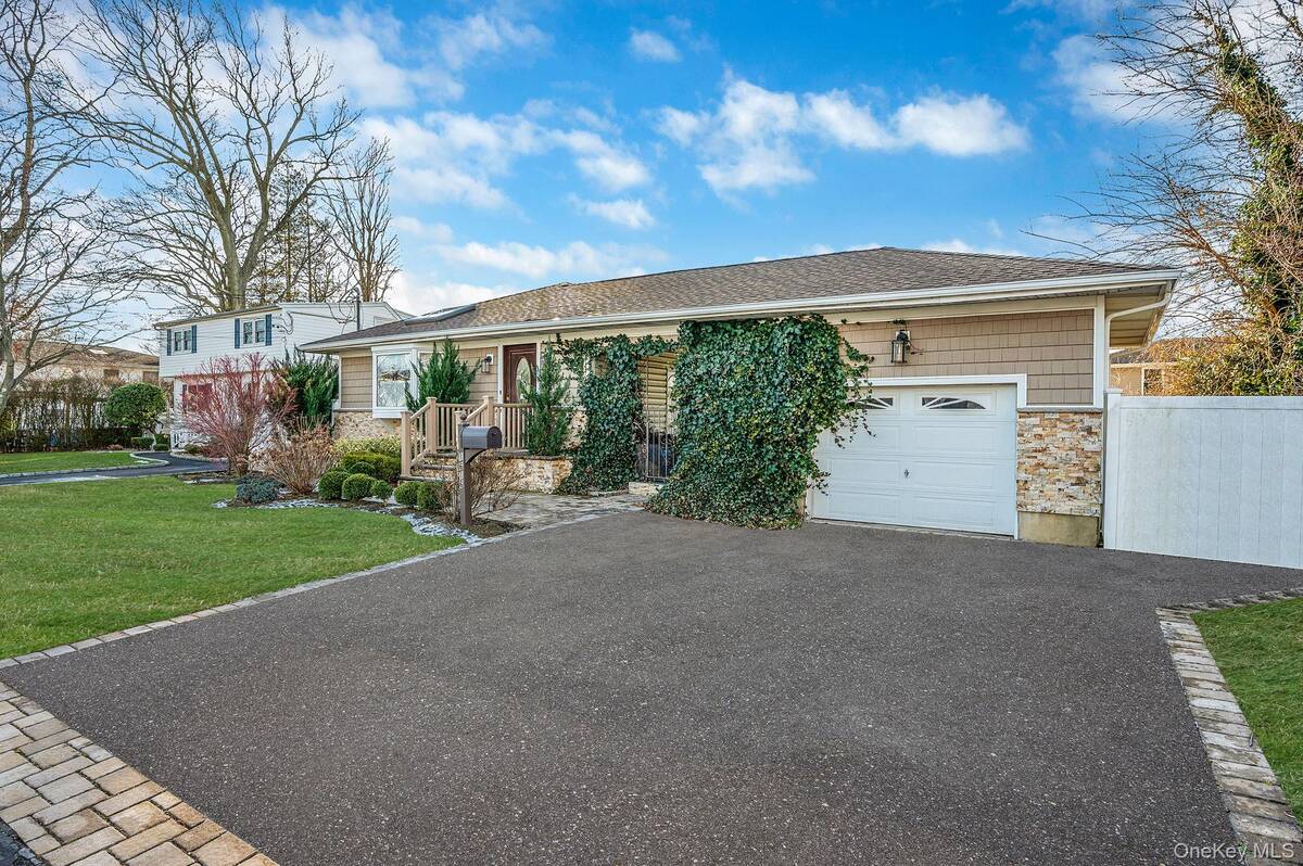 #2 photo, 1616 Madison Avenue, West Islip , NY 11795