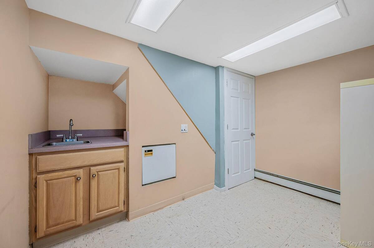 #21 photo, 1616 Madison Avenue, West Islip , NY 11795