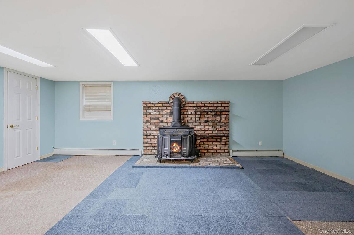 #23 photo, 1616 Madison Avenue, West Islip , NY 11795