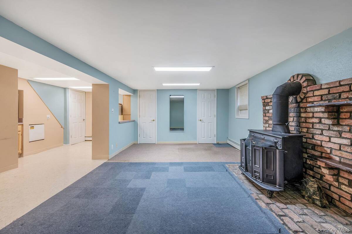 #24 photo, 1616 Madison Avenue, West Islip , NY 11795