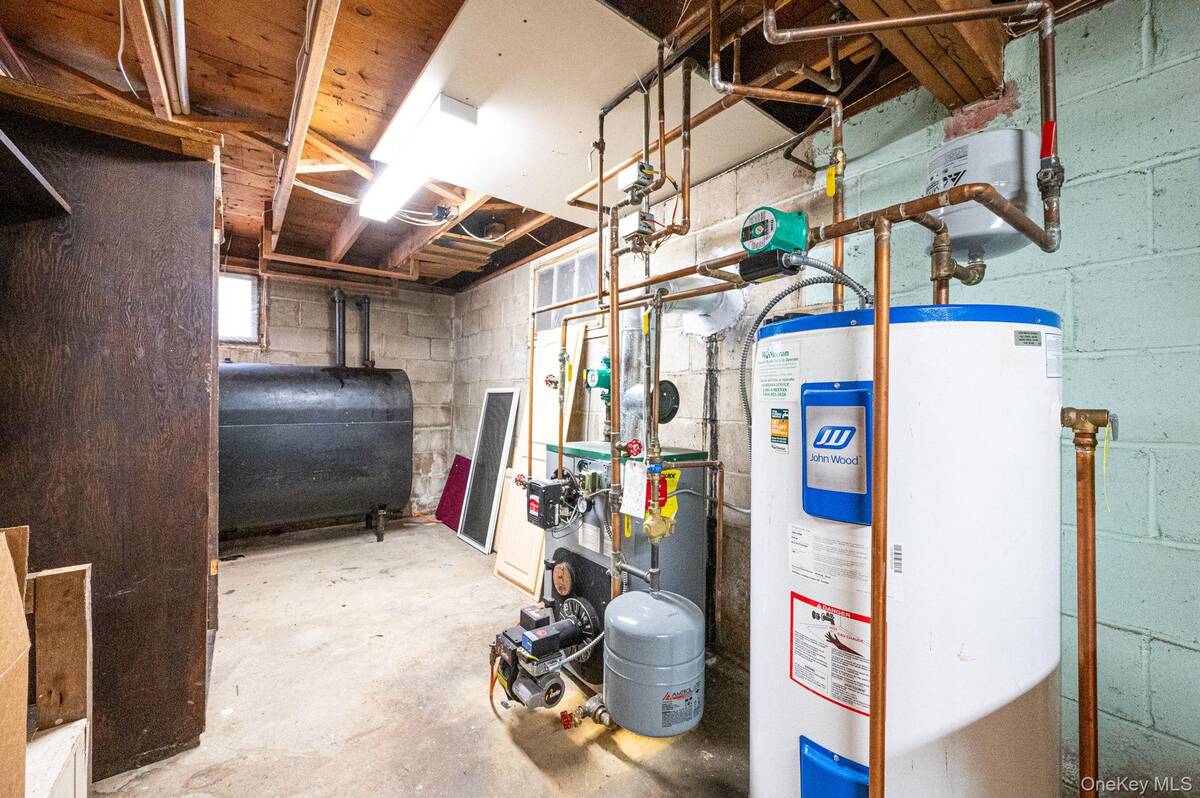 #31 photo, 1616 Madison Avenue, West Islip , NY 11795