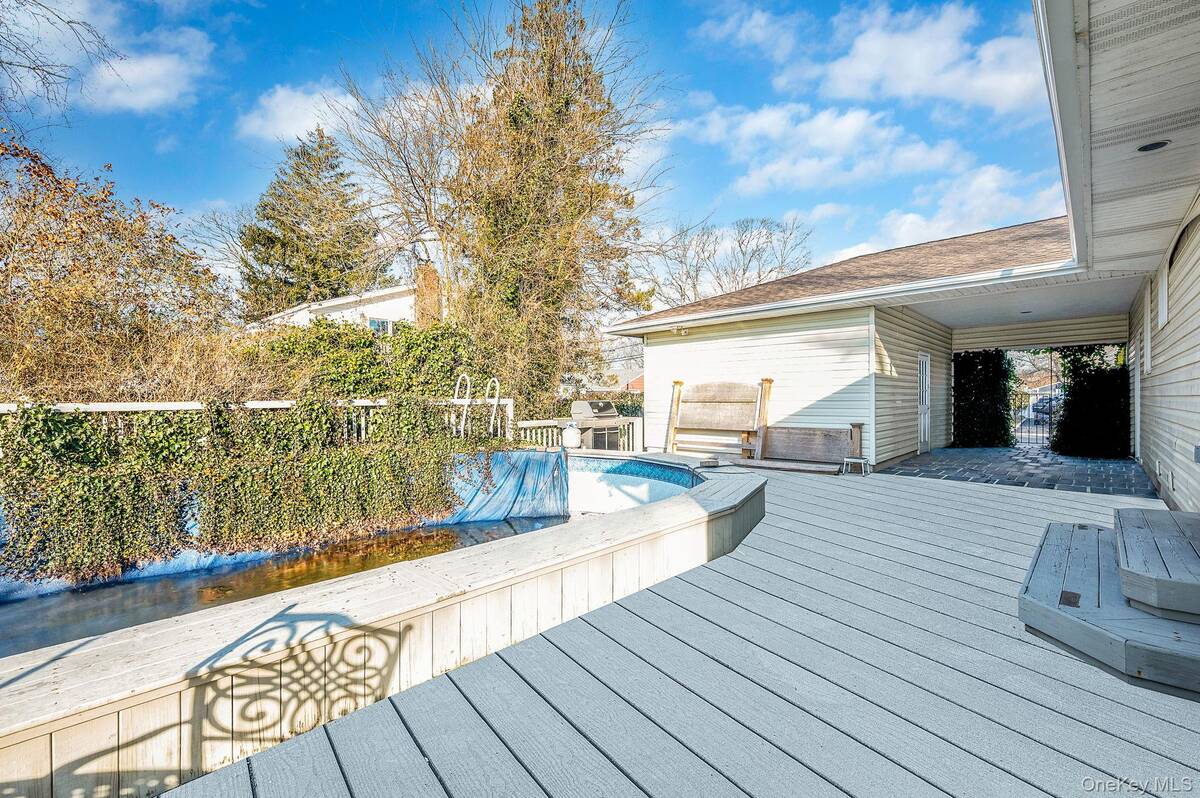 #33 photo, 1616 Madison Avenue, West Islip , NY 11795