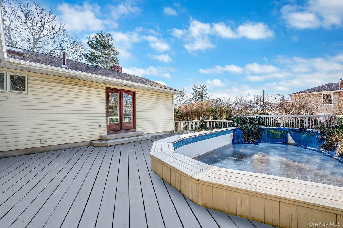 #35 photo, 1616 Madison Avenue, West Islip , NY 11795