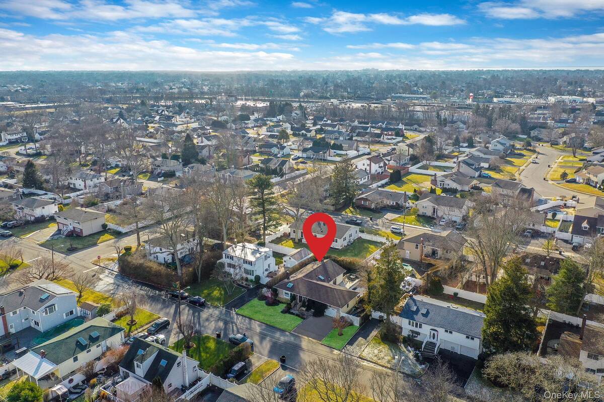 #38 photo, 1616 Madison Avenue, West Islip , NY 11795