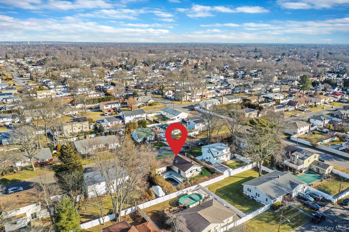 #40 photo, 1616 Madison Avenue, West Islip , NY 11795