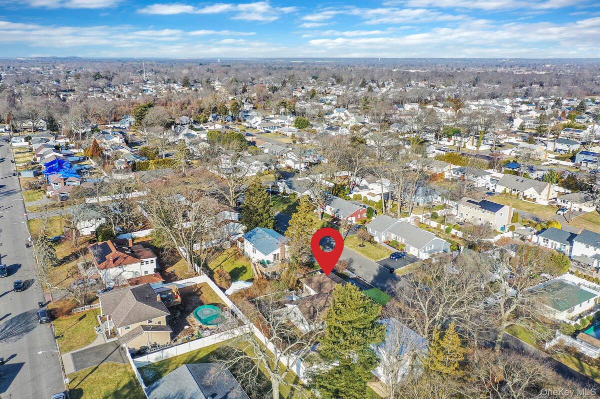 #41 photo, 1616 Madison Avenue, West Islip , NY 11795