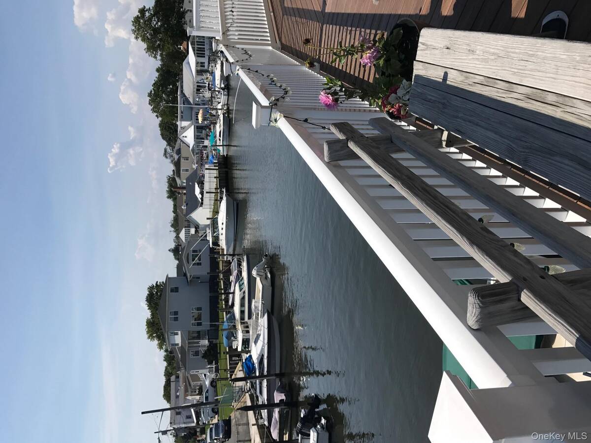 #1 photo, 729 South 9th Street, Lindenhurst , NY 11757