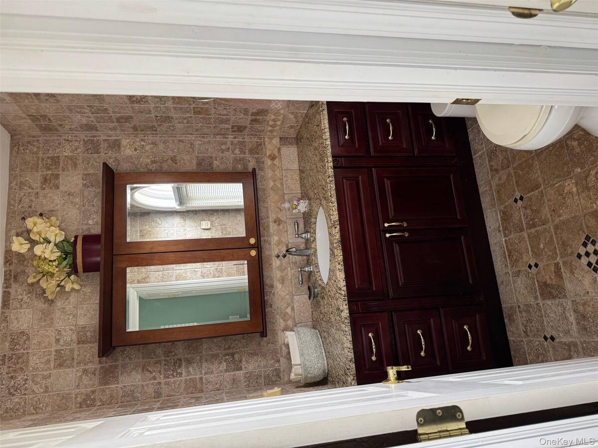 #10 photo, 729 South 9th Street, Lindenhurst , NY 11757