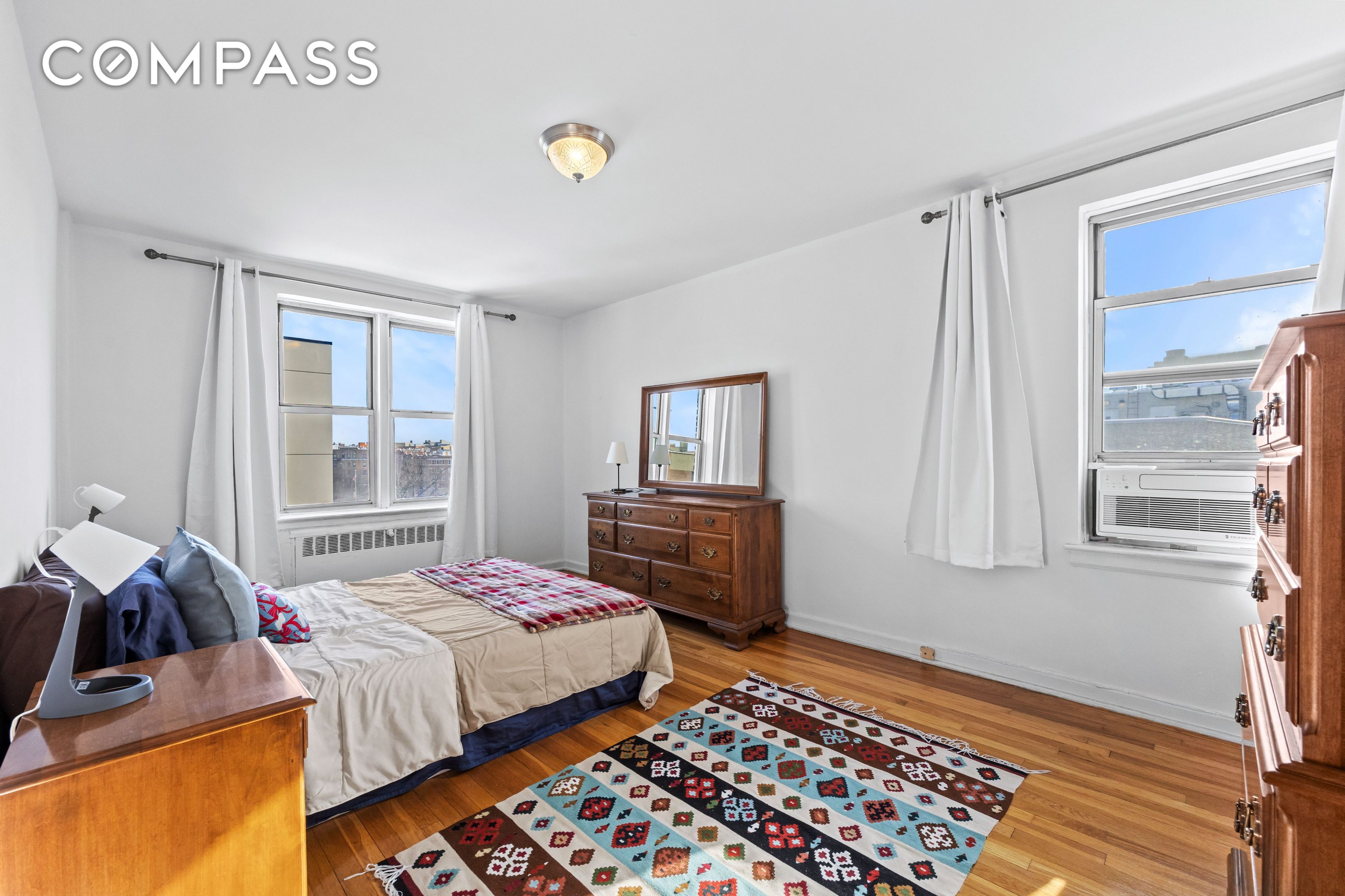 #11 photo, 325 E 201st Street, Bedford Park , NY 10458