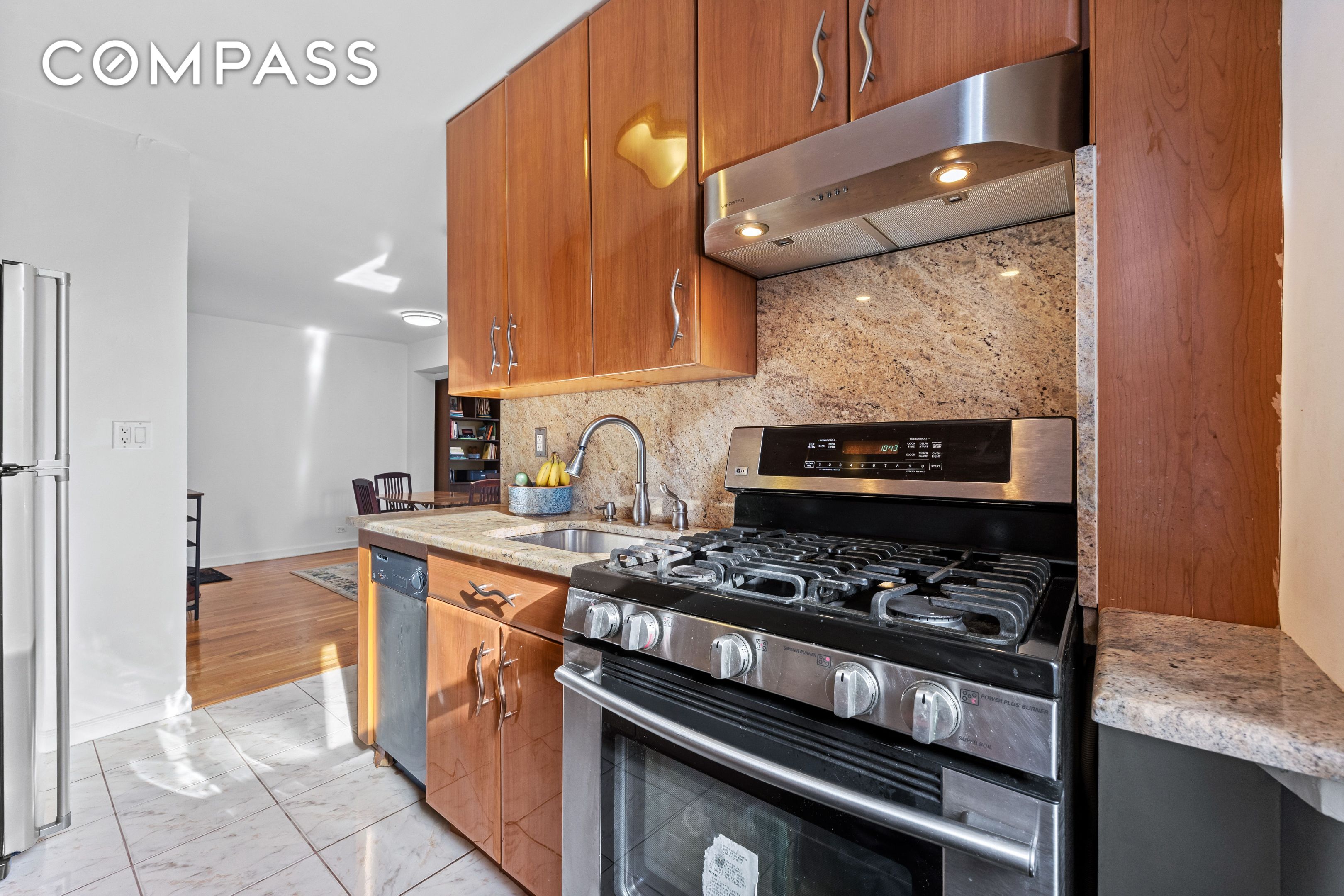 #9 photo, 325 E 201st Street, Bedford Park , NY 10458