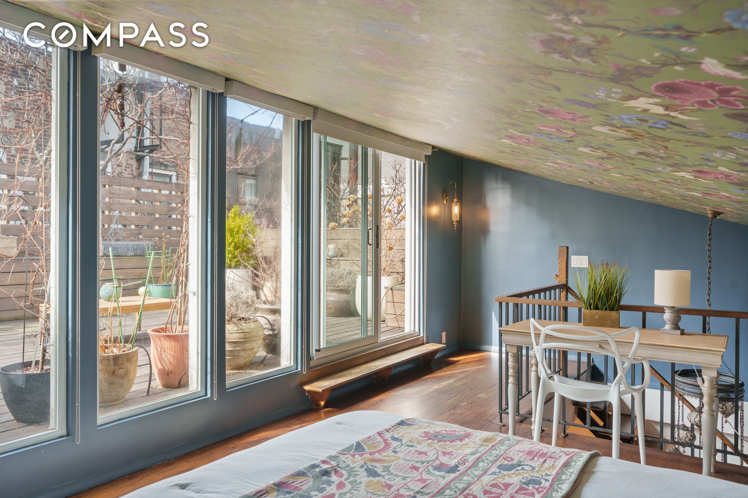 #12 photo, 214 E 9th Street, East Village , NY 10003