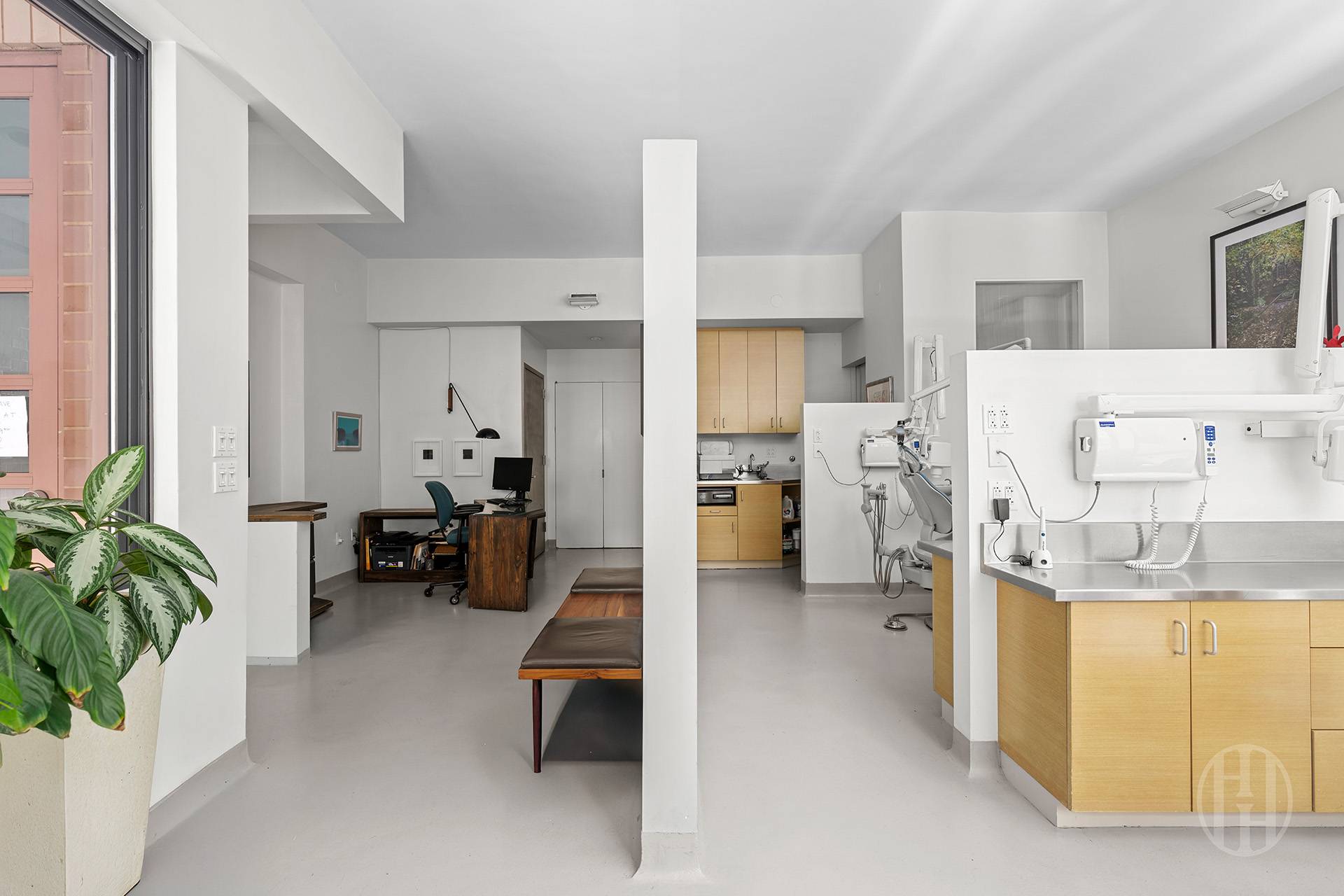 #5 photo, 367 W 49th Street, Hell's Kitchen , NY 10023