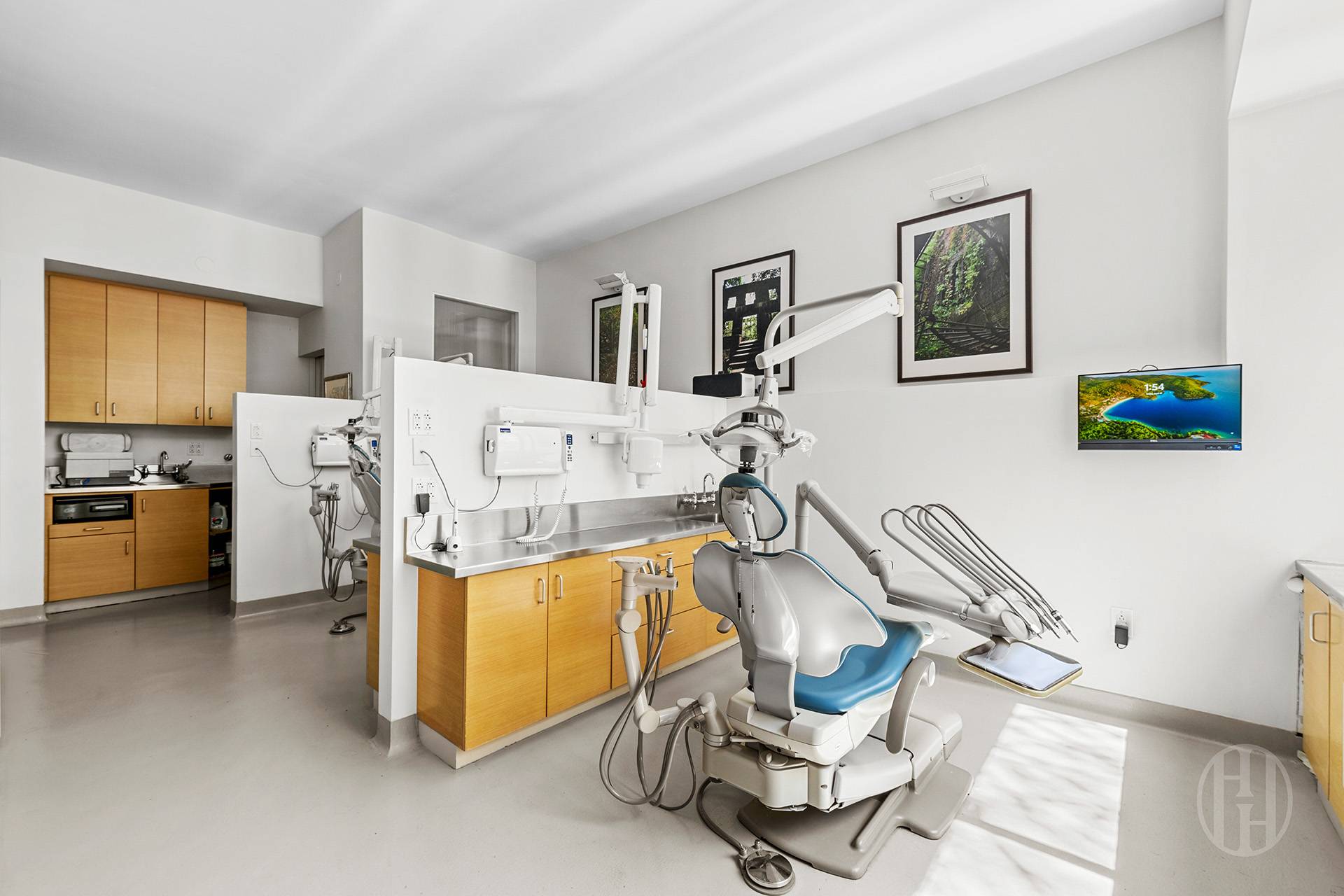 #8 photo, 367 W 49th Street, Hell's Kitchen , NY 10023