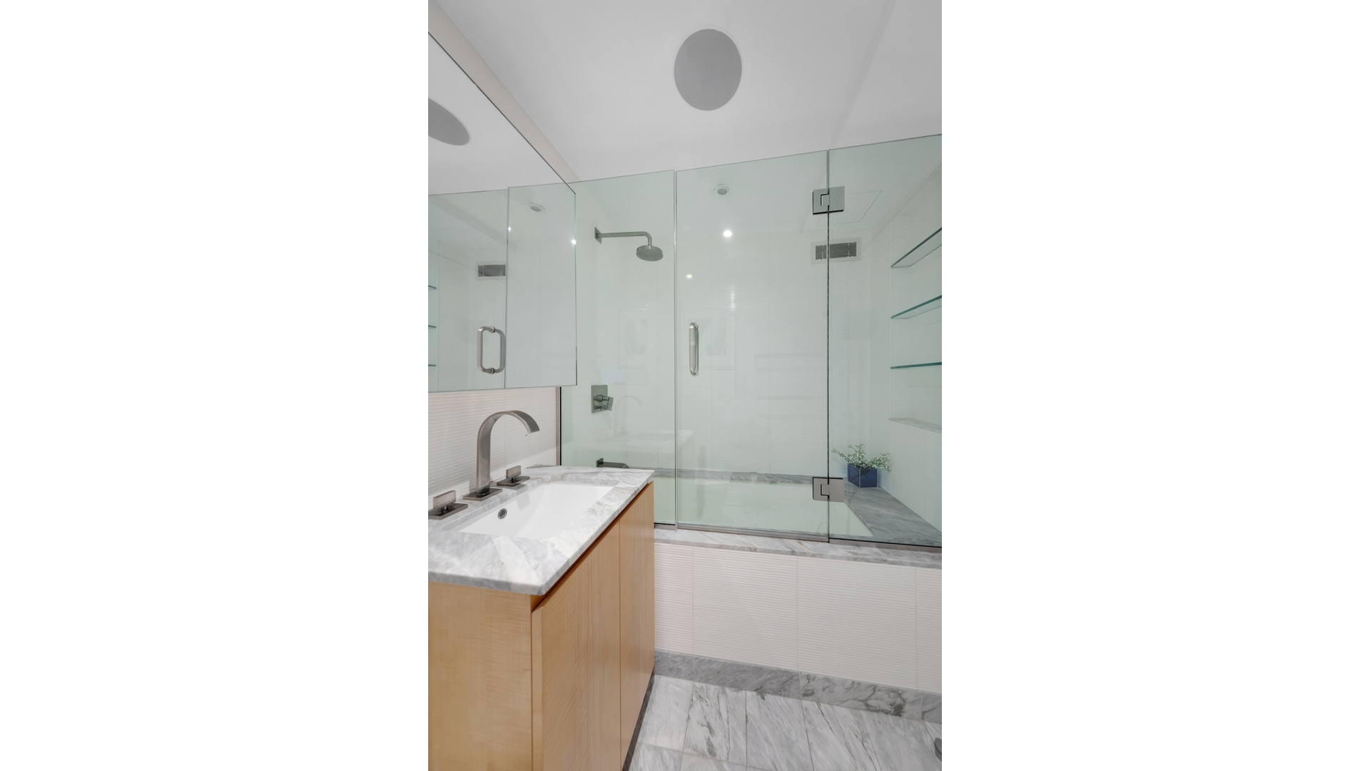 #17 photo, 322 W 57TH Street, Hell's Kitchen , NY 10019