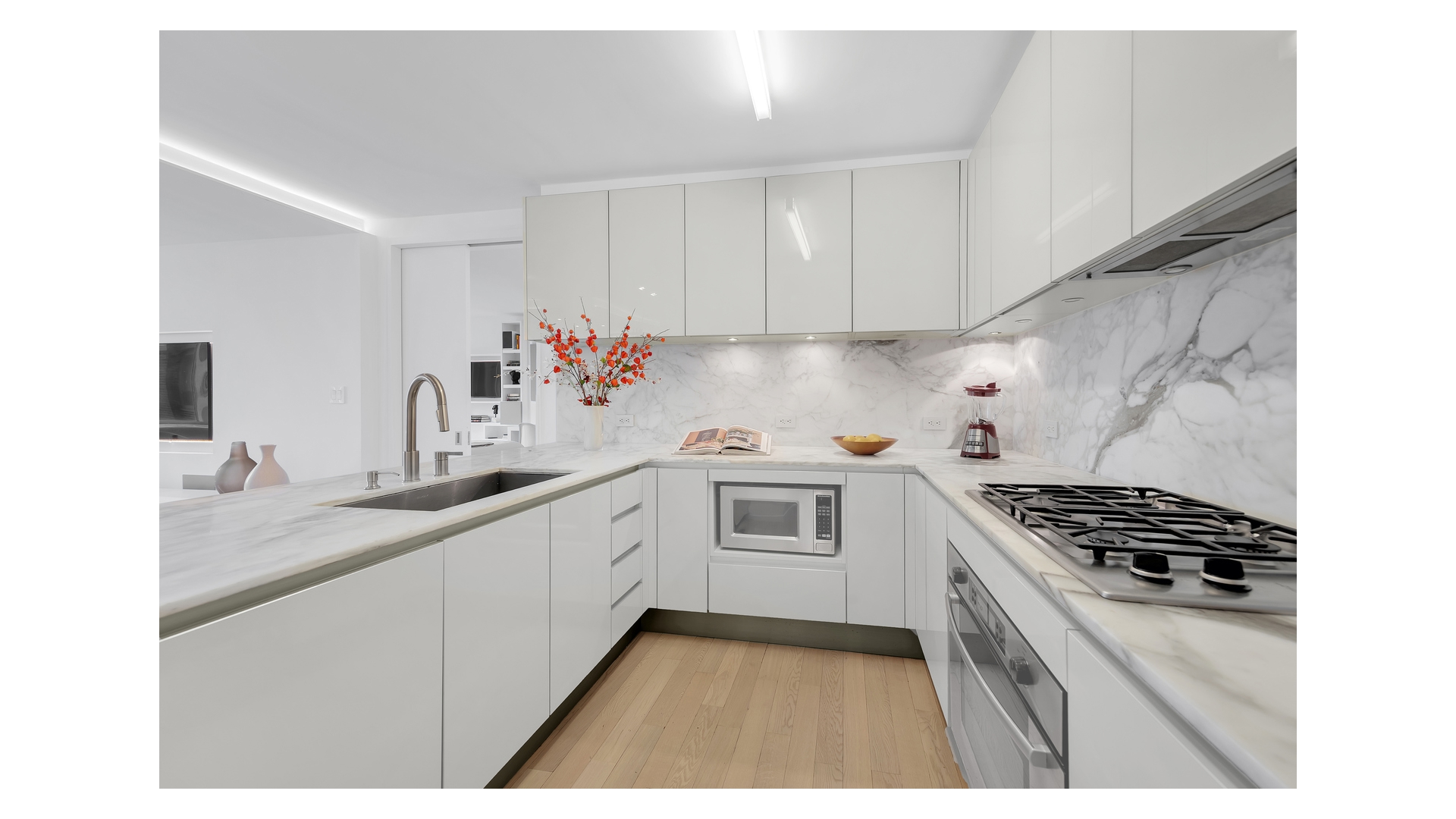 #7 photo, 322 W 57TH Street, Hell's Kitchen , NY 10019