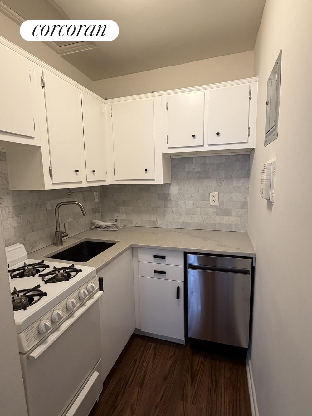 #4 photo, New York City, Midtown , NY 10019