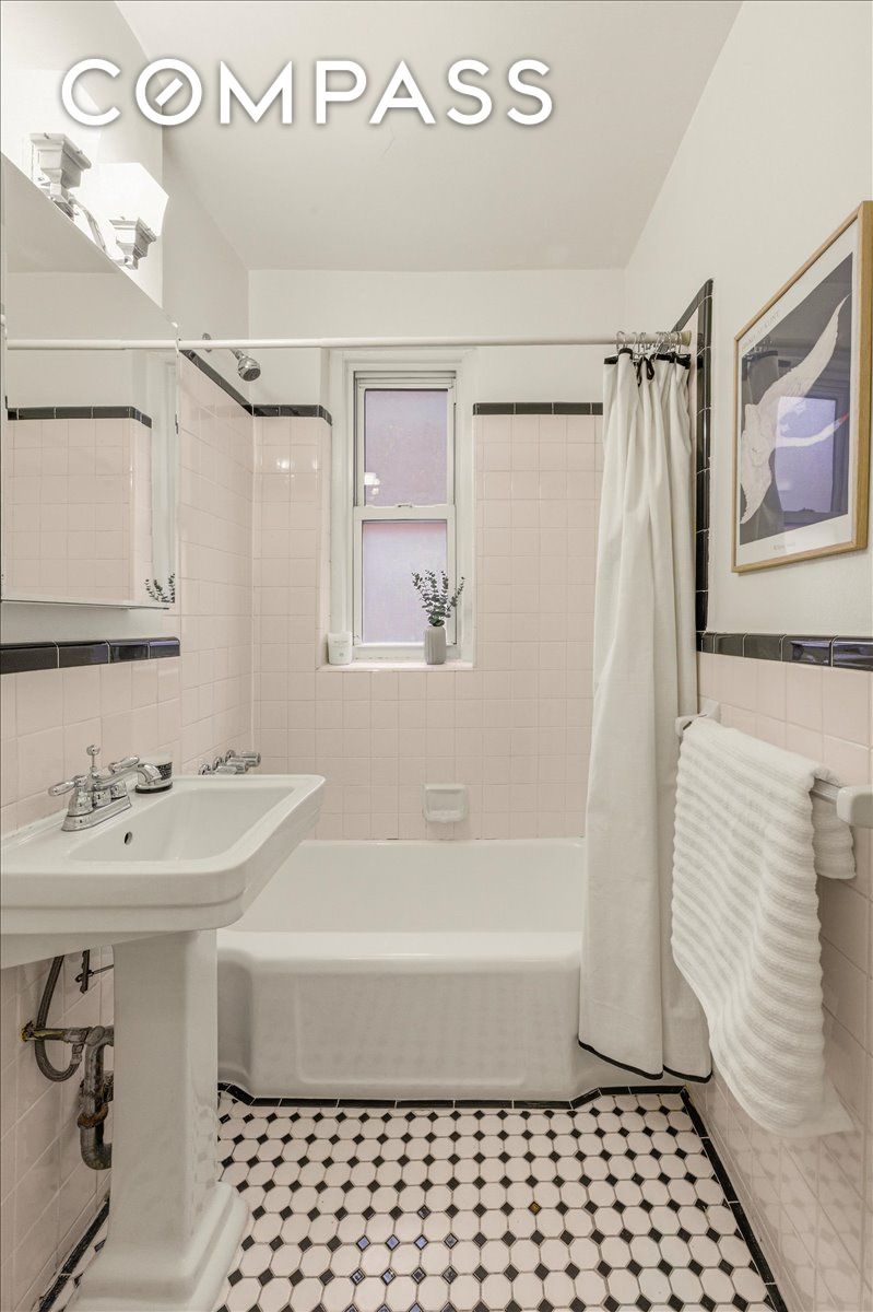 #11 photo, 385 Argyle Road, Ditmas Park , NY 11218