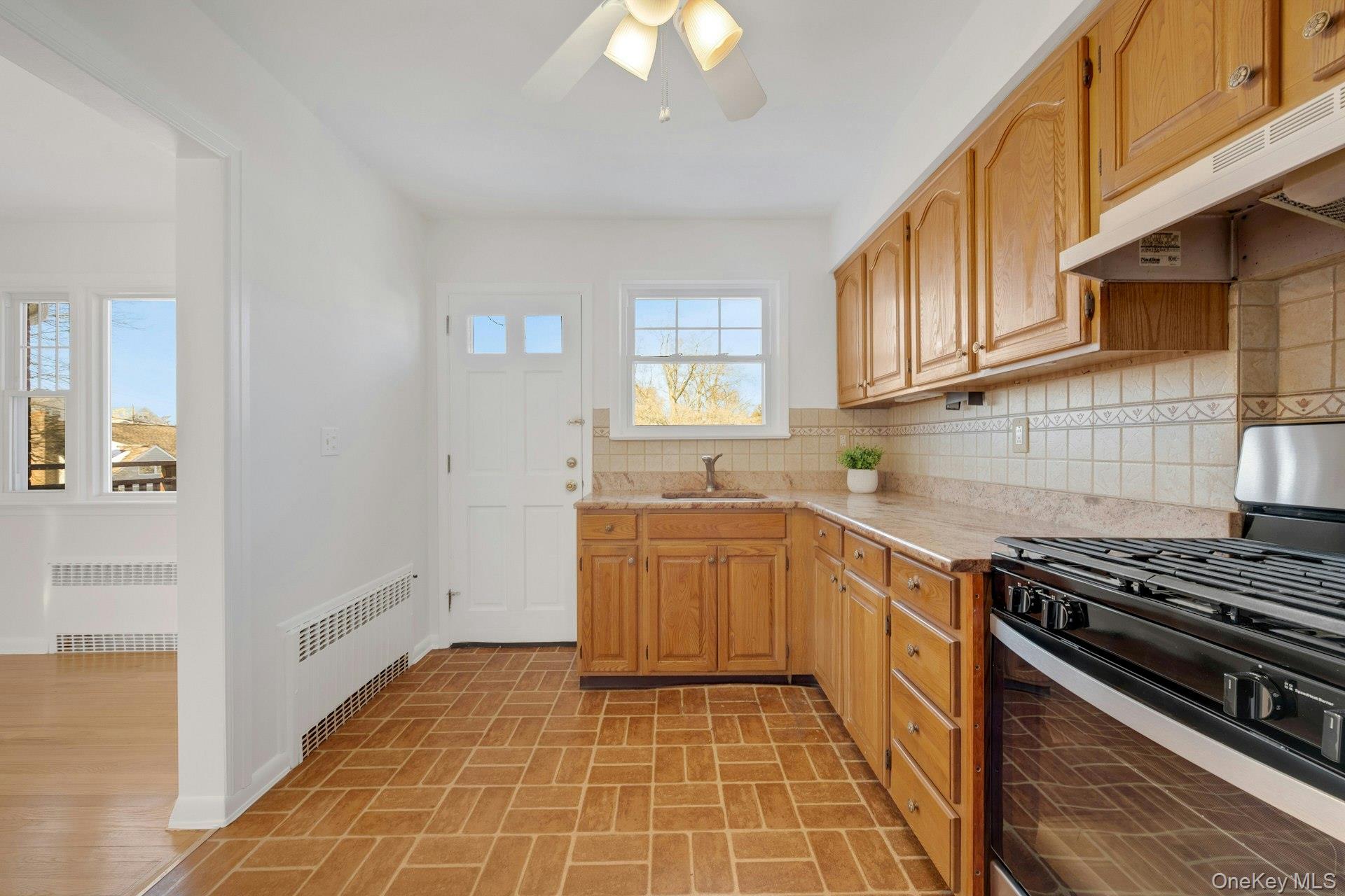 #16 photo, 37 Fowler Avenue, Yonkers , NY 10701