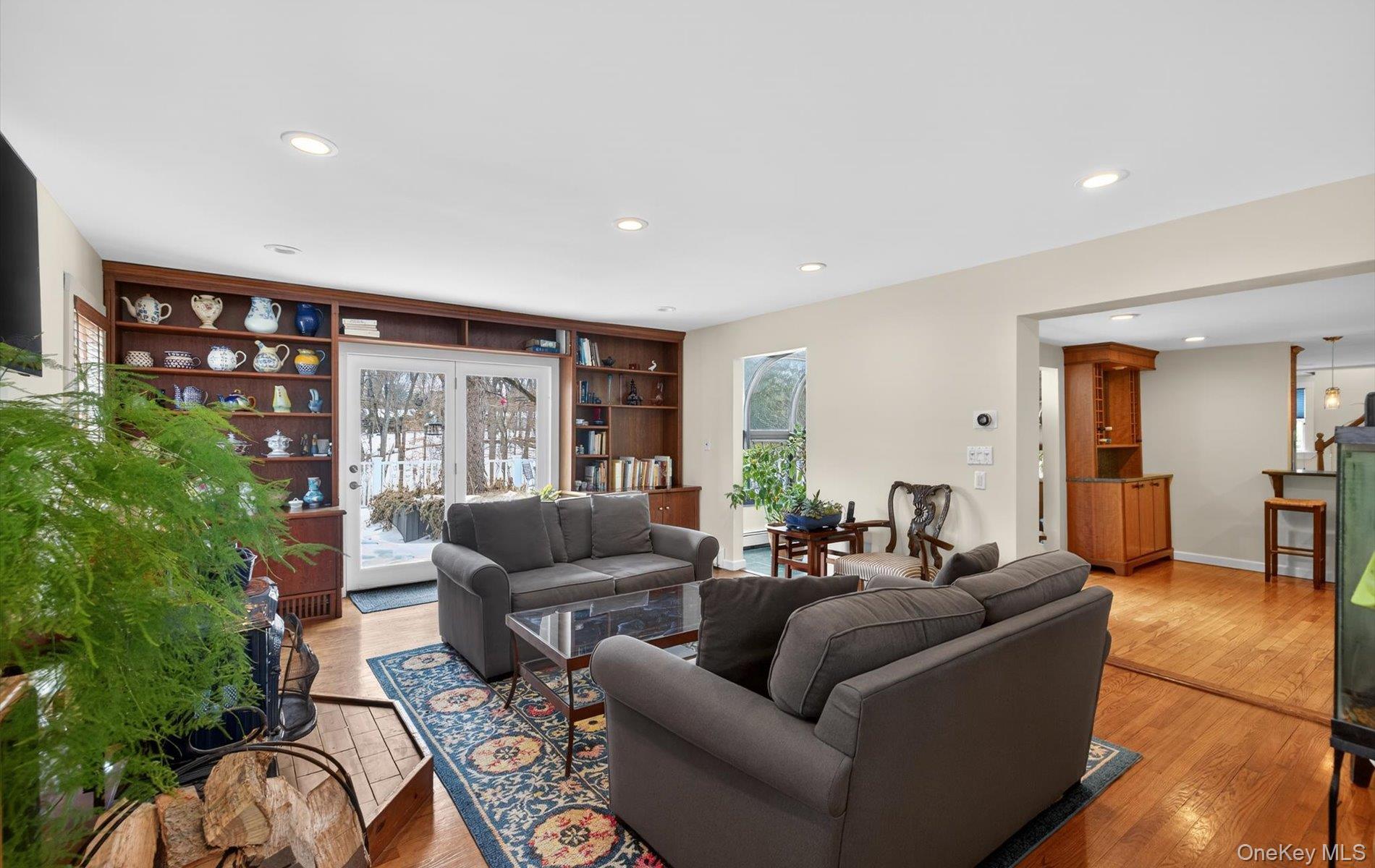 #17 photo, 92 Valentine Avenue, Glen Cove , NY 11542