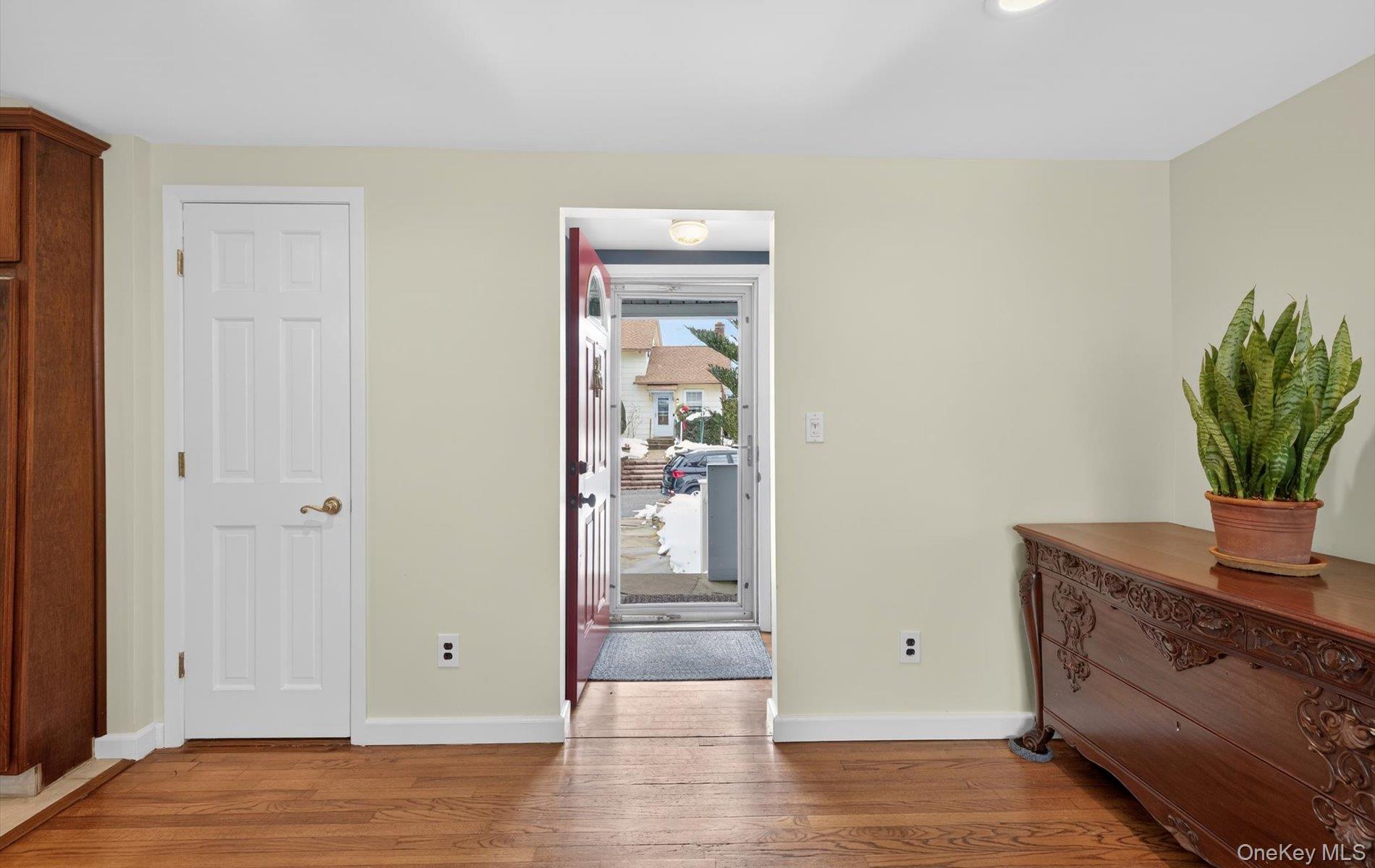 #5 photo, 92 Valentine Avenue, Glen Cove , NY 11542