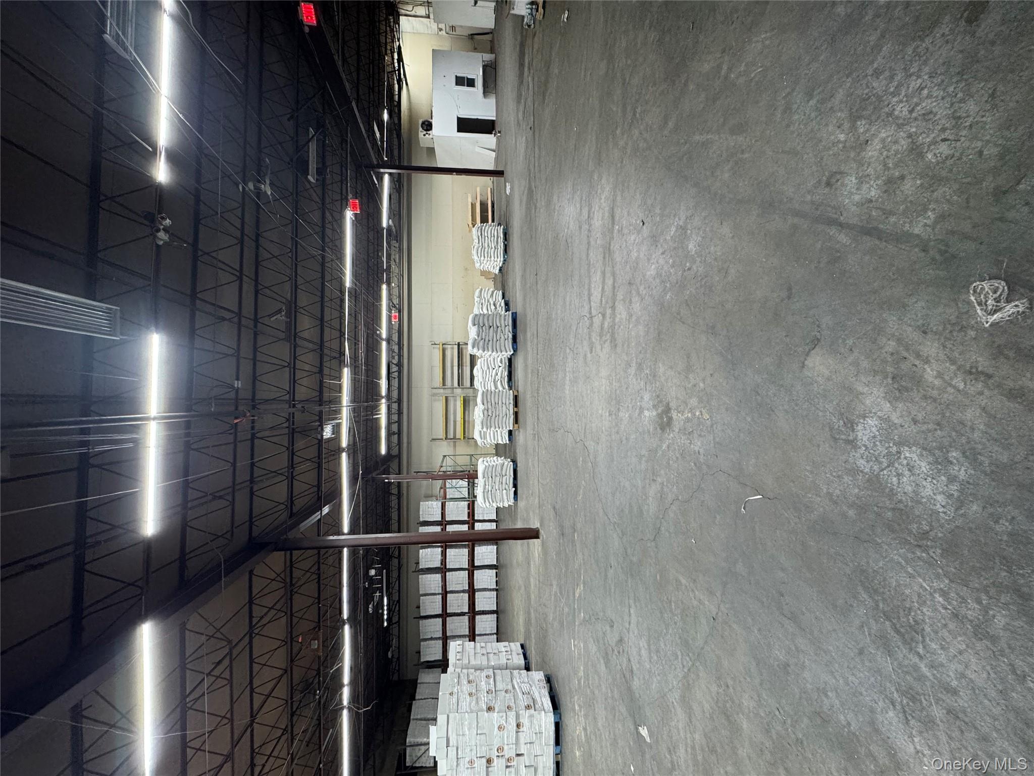 #3 photo, 70 Somerset Avenue, नासाउ काउंटी Hicksville , NY 11801