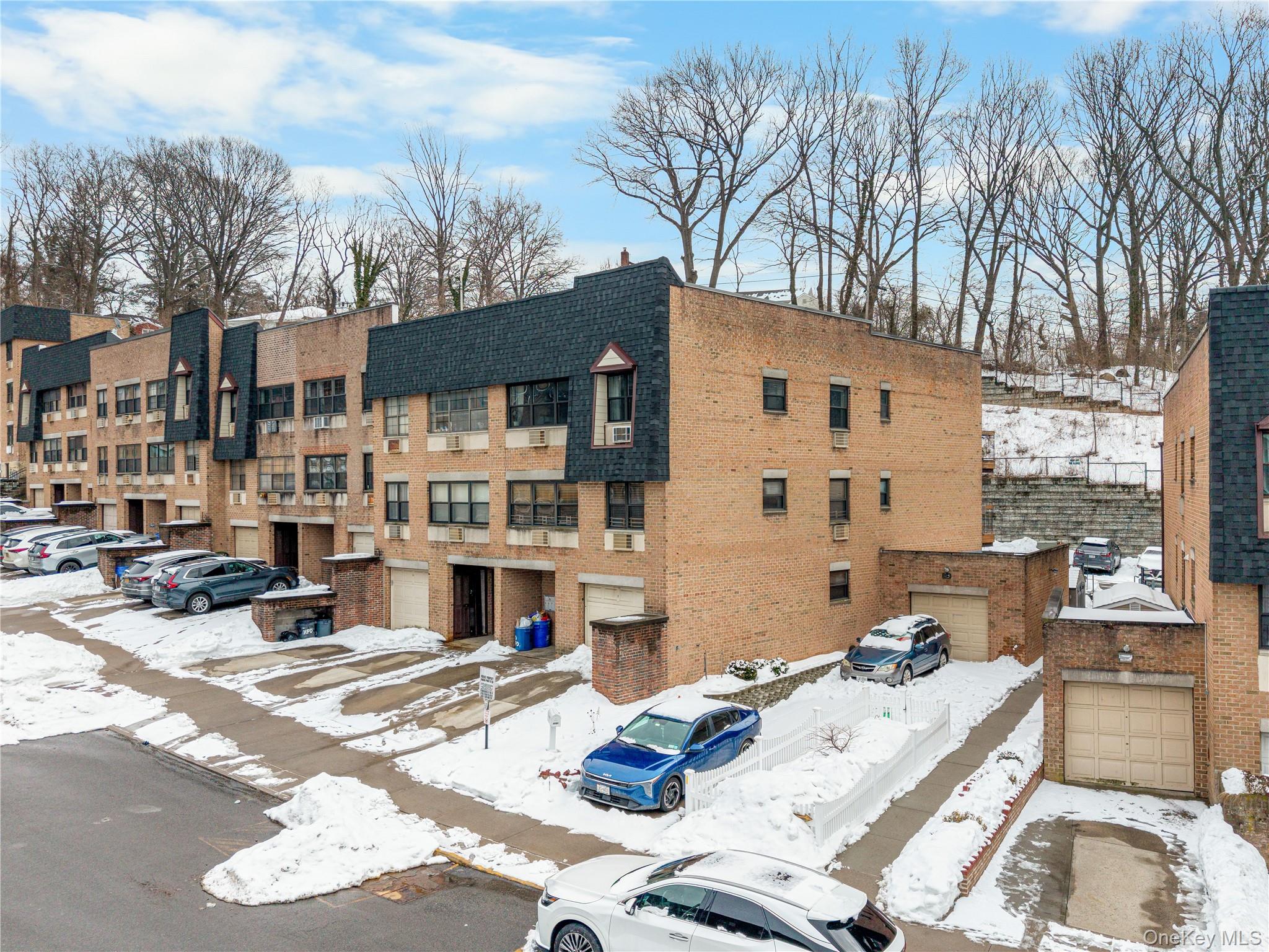 #1 photo, 240-22 70th Avenue, Little Neck , NY 11362