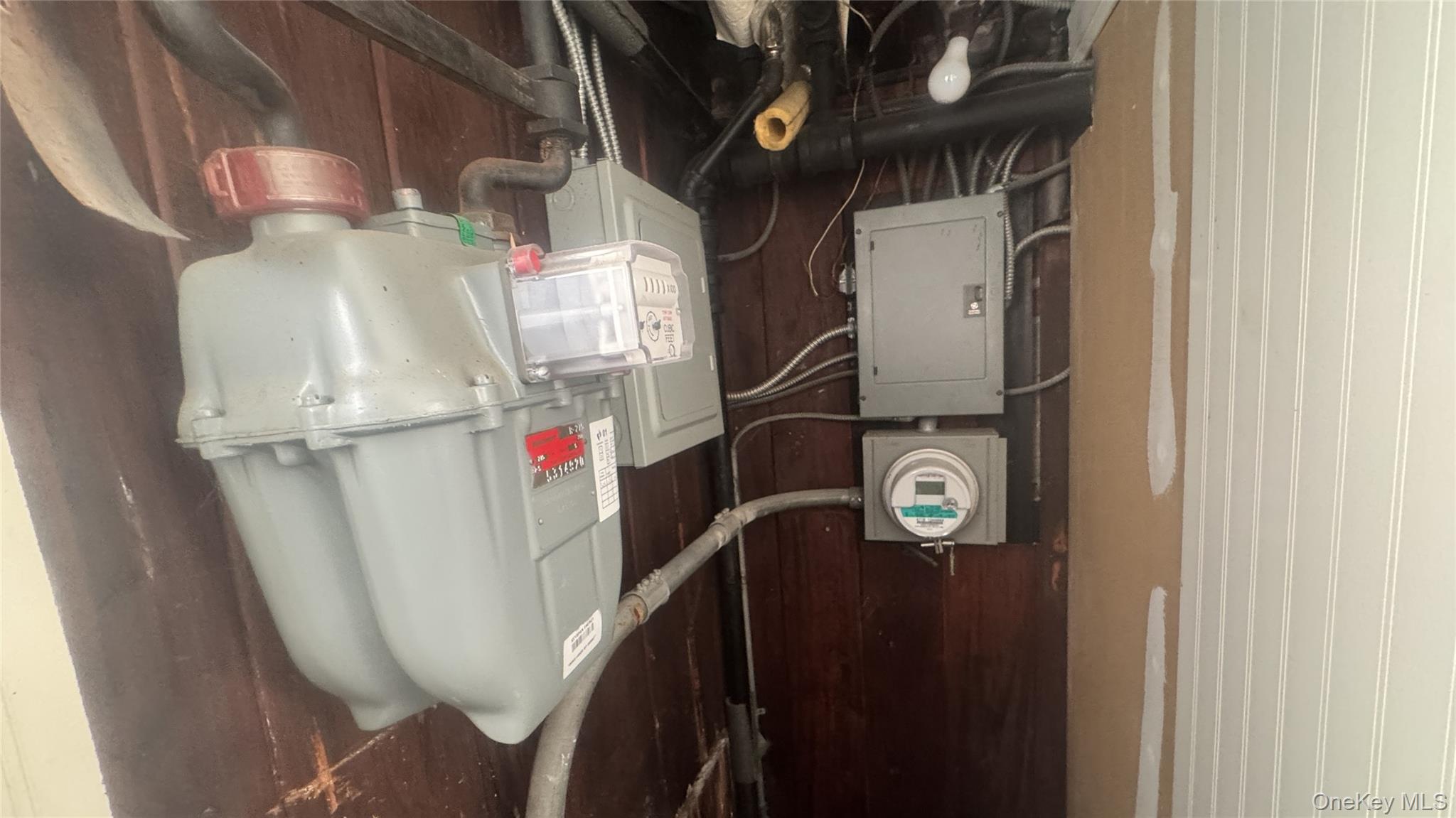 #13 photo, 64-61 82nd Place, Middle Village , NY 11379