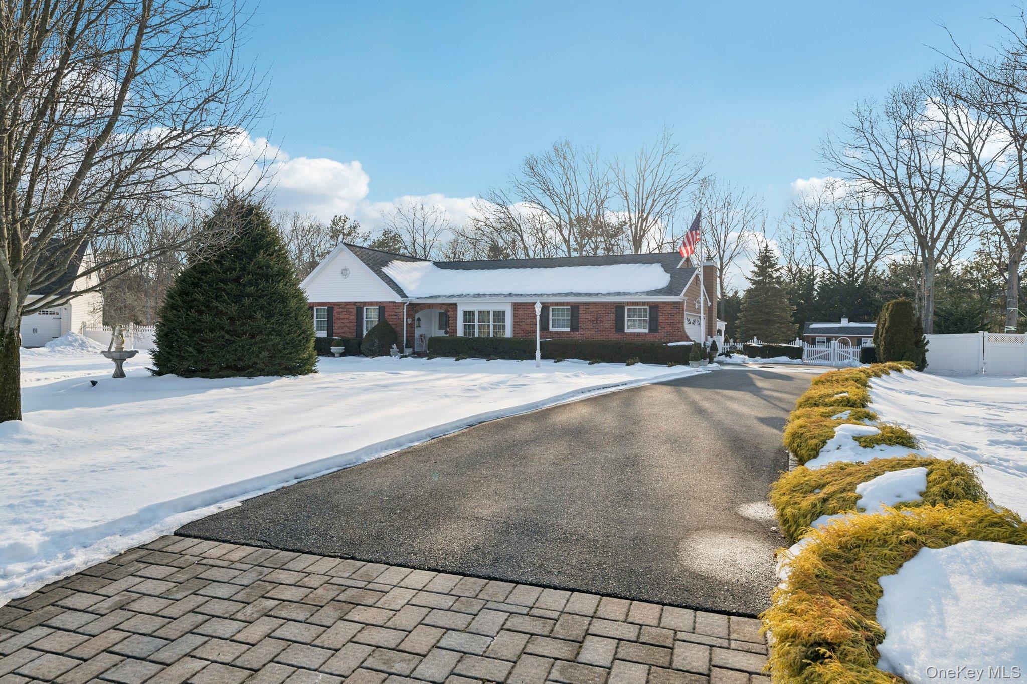 #5 photo, 48 Neil Drive, Farmingville , NY 11738