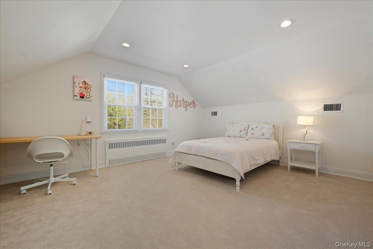 #18 photo, 5 Glenwood Lane, Roslyn Heights , NY 11577