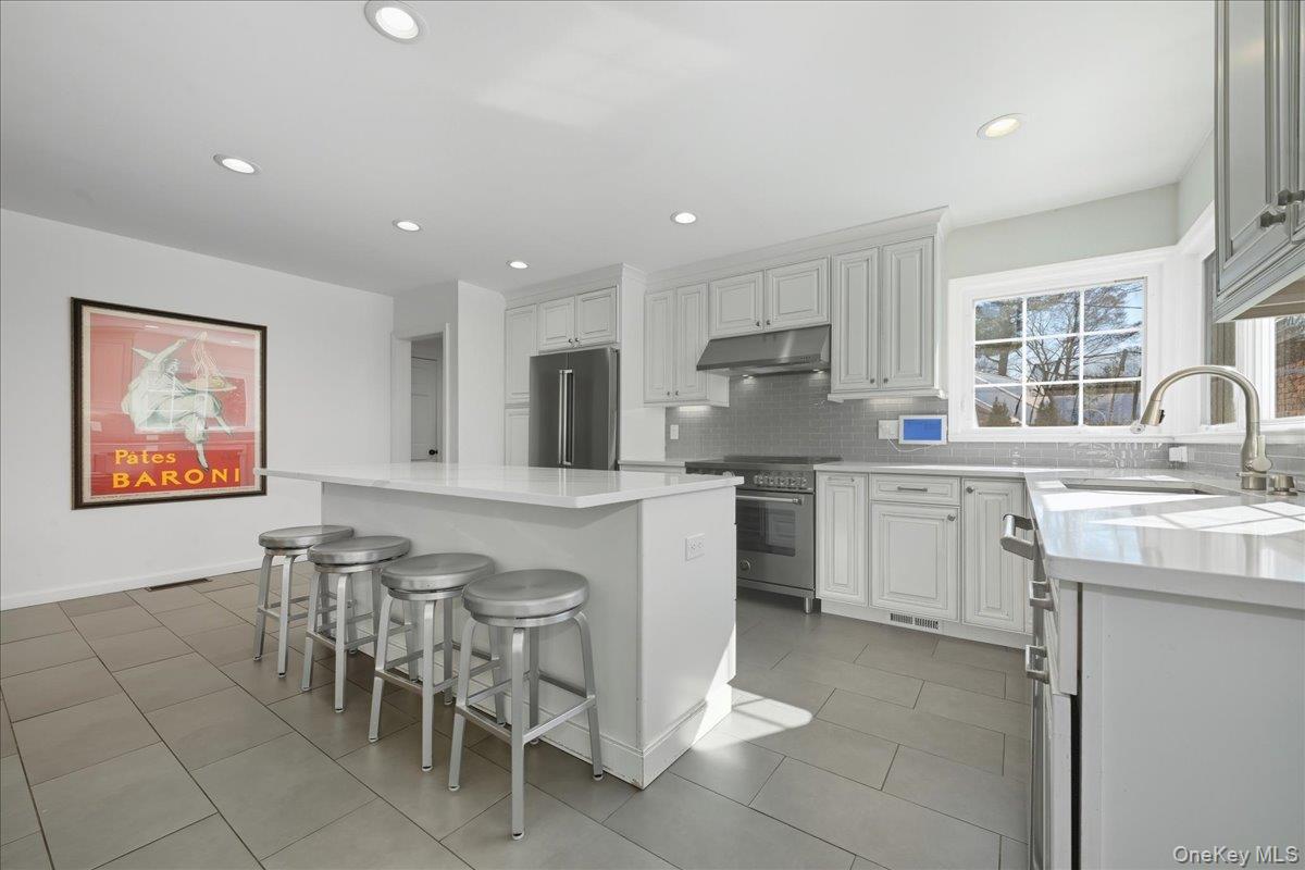 #9 photo, 5 Glenwood Lane, Roslyn Heights , NY 11577