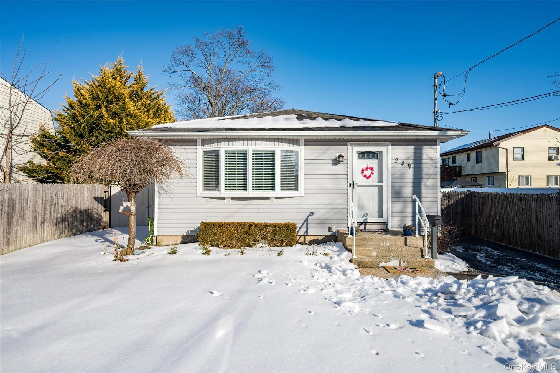 #1 photo, 249 Hampton Road, West Babylon , NY 11704