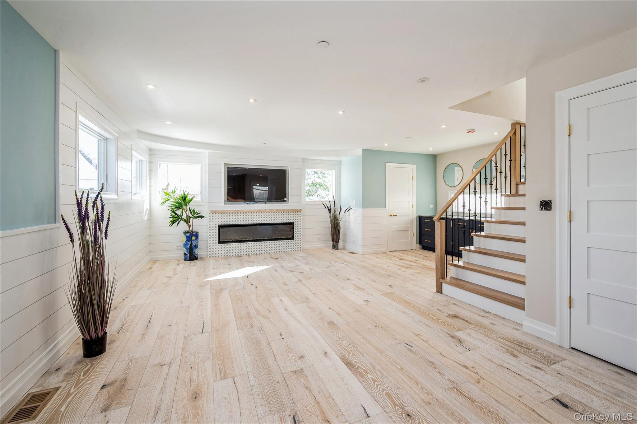 #2 photo, 51 Forrester Street, নাসাউ কাউন্টি Long Beach , NY 11561