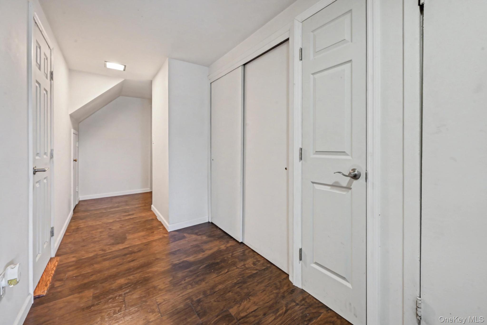 #19 photo, 16 Starlight Lane, Levittown , NY 11756