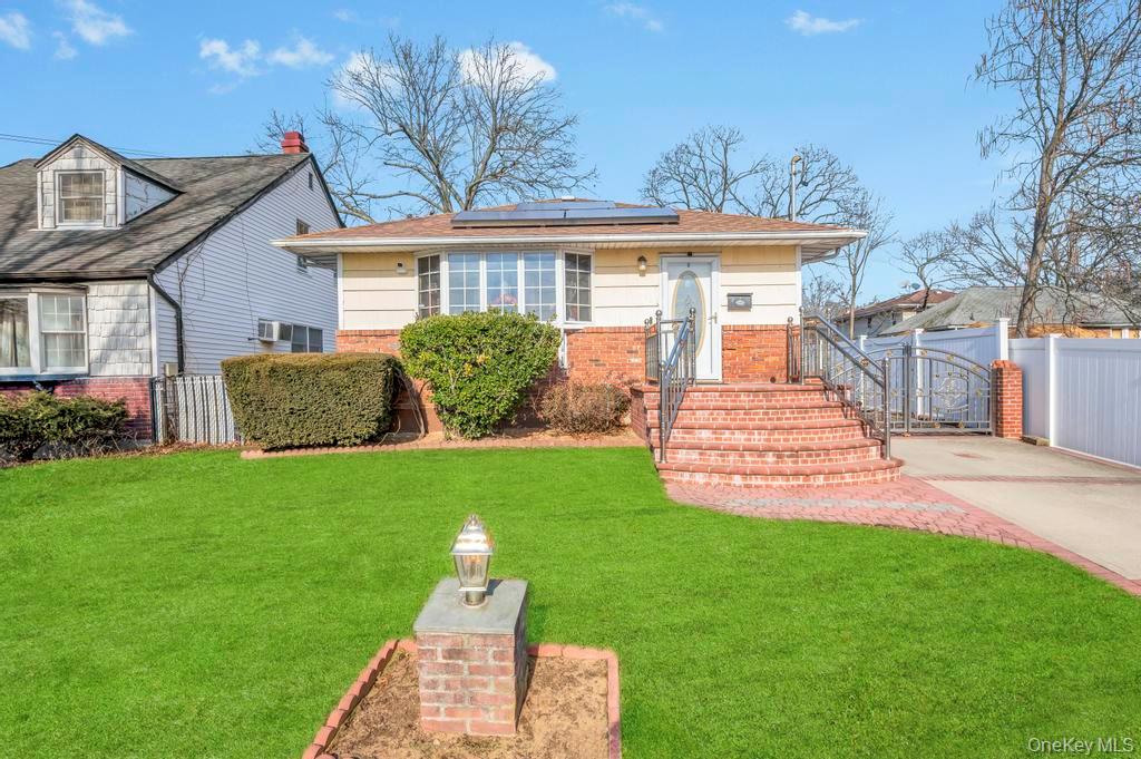 #1 photo, 488 Pershing Blvd, 长岛 Rockville Centre , NY 11570