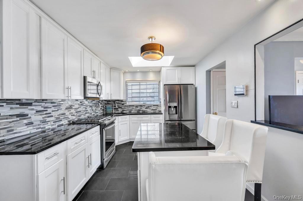 #16 photo, 488 Pershing Blvd, 长岛 Rockville Centre , NY 11570