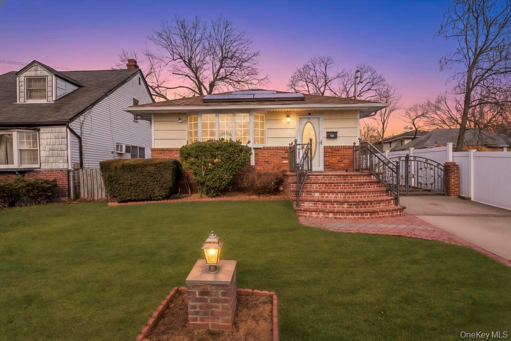 #2 photo, 488 Pershing Blvd, 长岛 Rockville Centre , NY 11570